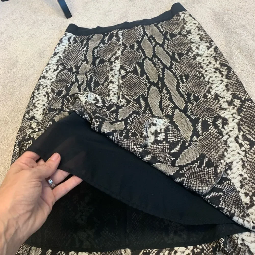 Jones New York Collection gray snake print Skirt Sz 4